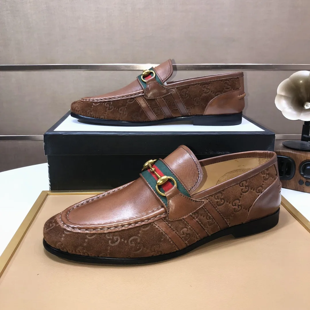Men's shoes 💰600💰 Brand: GUCCI (Gucci) Standard size: Men's size 38/44 (45 can be customized) Grade: Same as the official website Original quality Material: Original cowhide Water-dyed cowhide lining Original rubber outsole Style category: Men's fashionable casual leather shoes Distinguished big-name luxury elements Top luxury Color: Actual picture